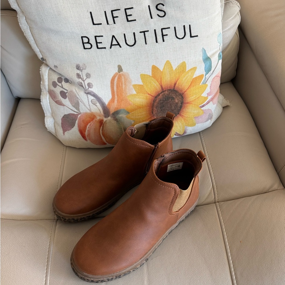 Lands’ End Boots Size 6